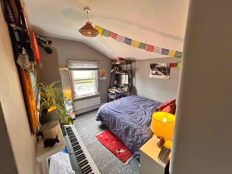 Room Wearside Road in Greater London