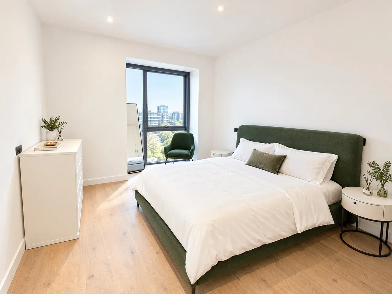 Flat Deal Porters Way in Greater London