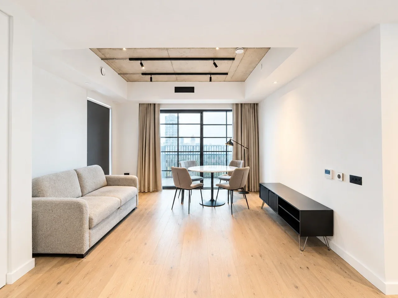 Flat Deal Porters Way in Greater London