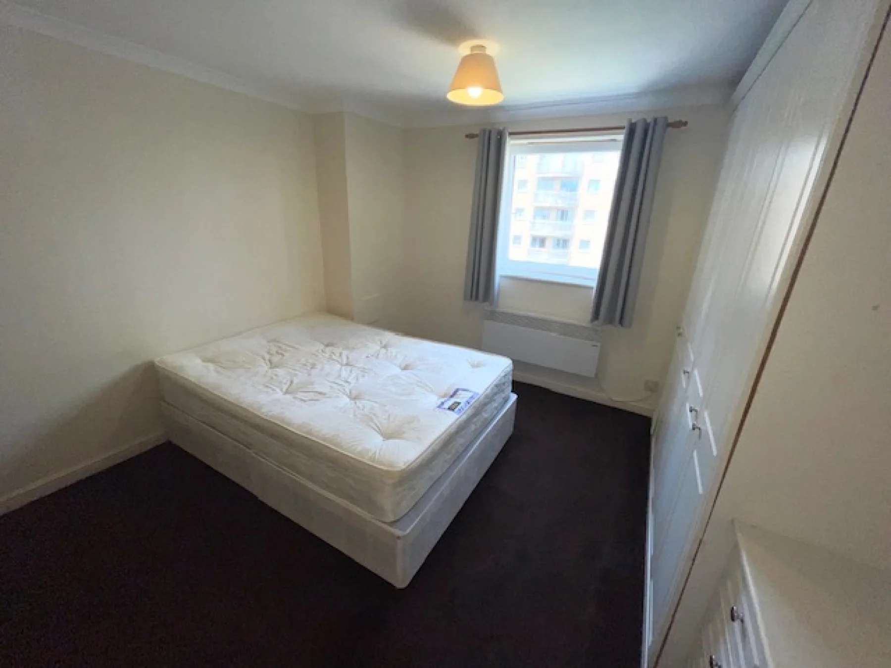 Flat Meridian Place in Greater London