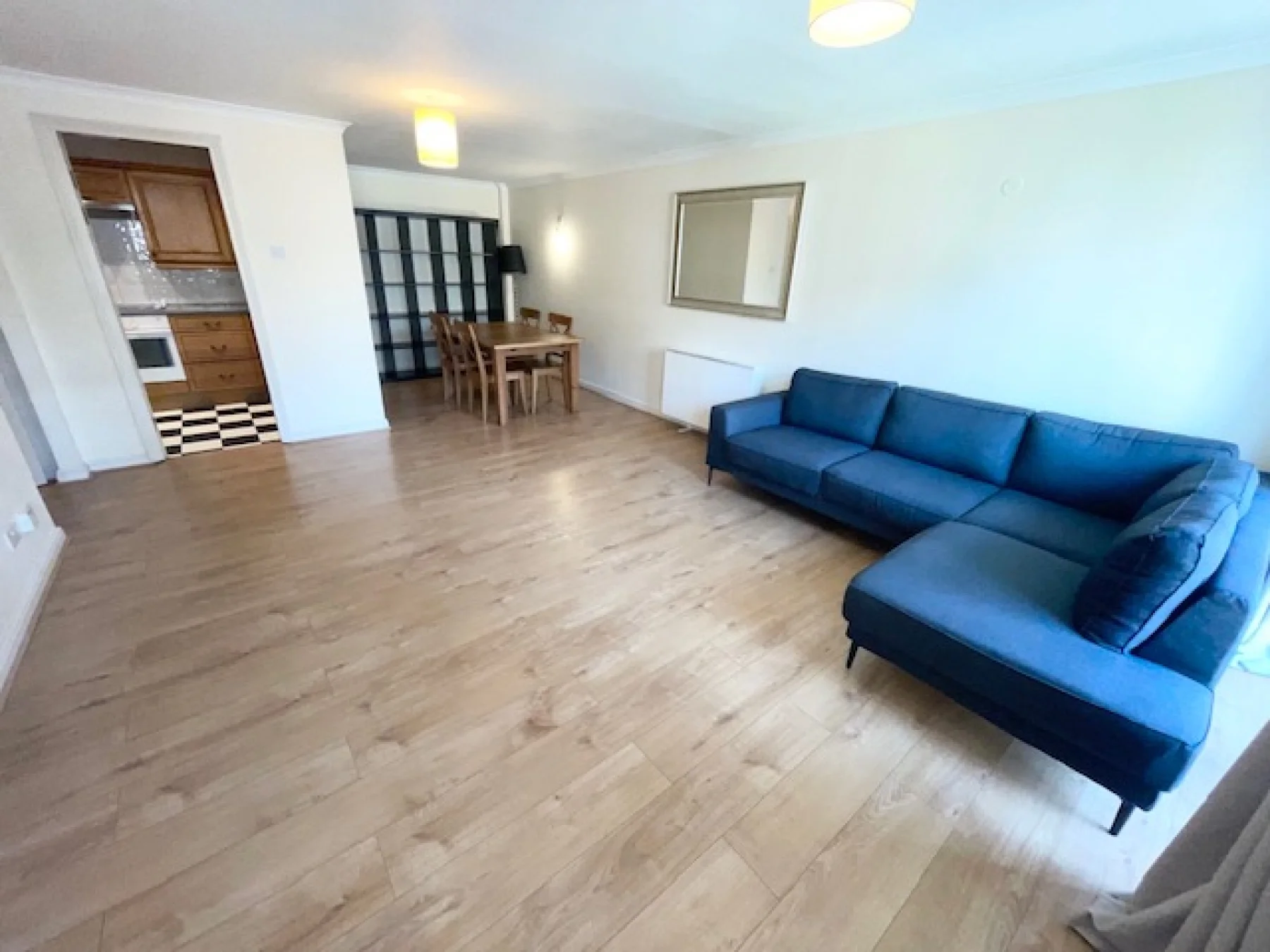 Flat Meridian Place in Greater London