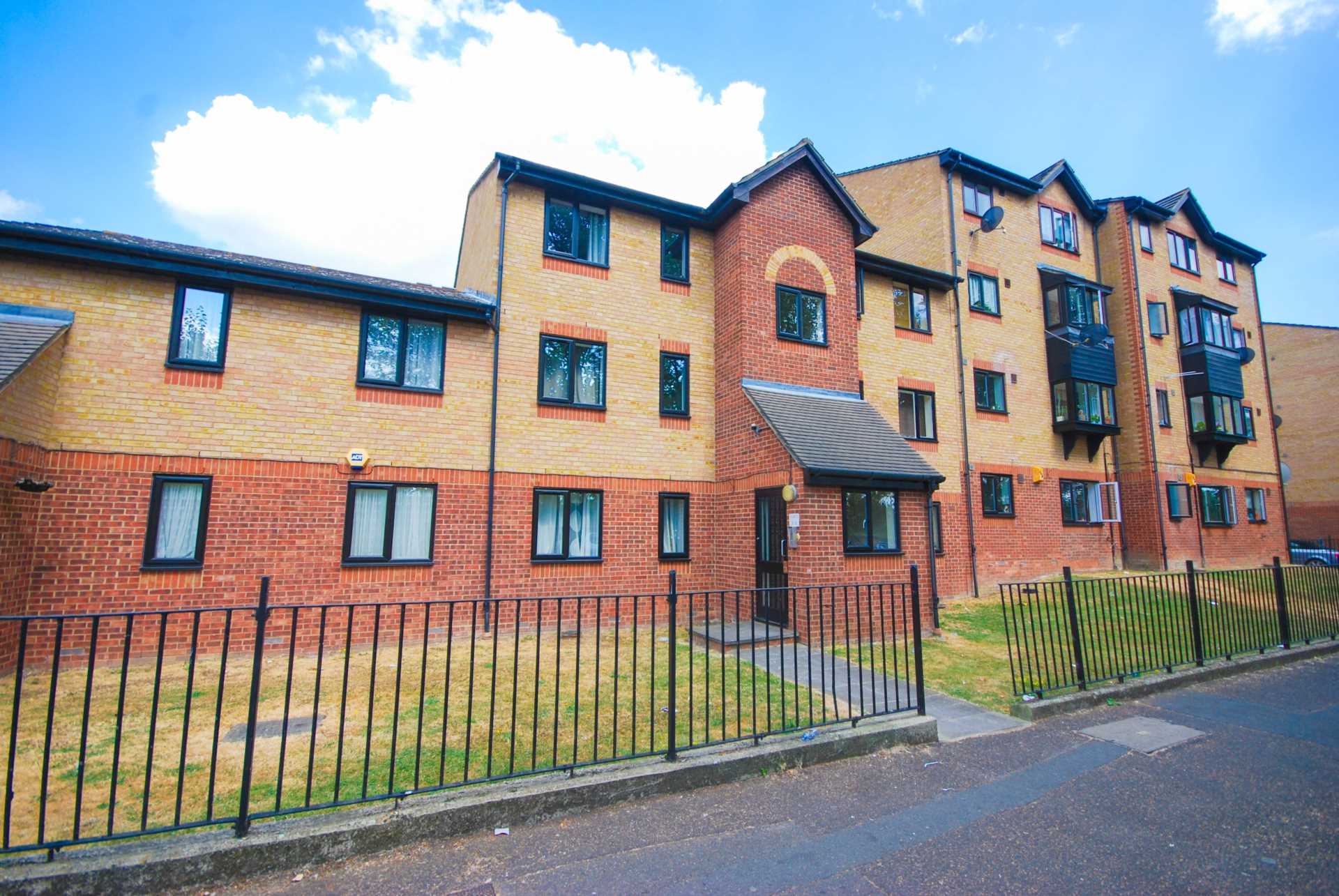 Flat Viking Place in Greater London