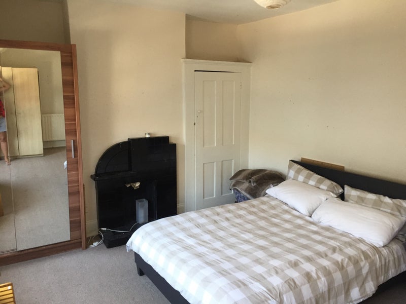 Room Abyssinia Close in Greater London