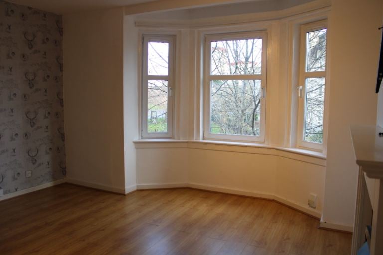 Flat Lochend Road South in City of Edinburgh
