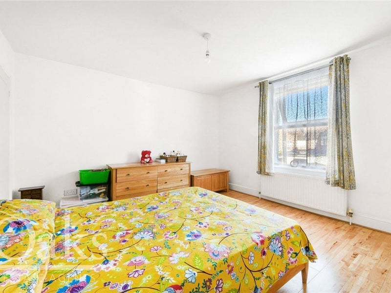 Room Leslie Park Road in Greater London
