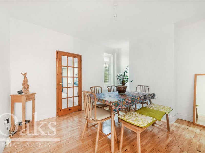 Room Leslie Park Road in Greater London
