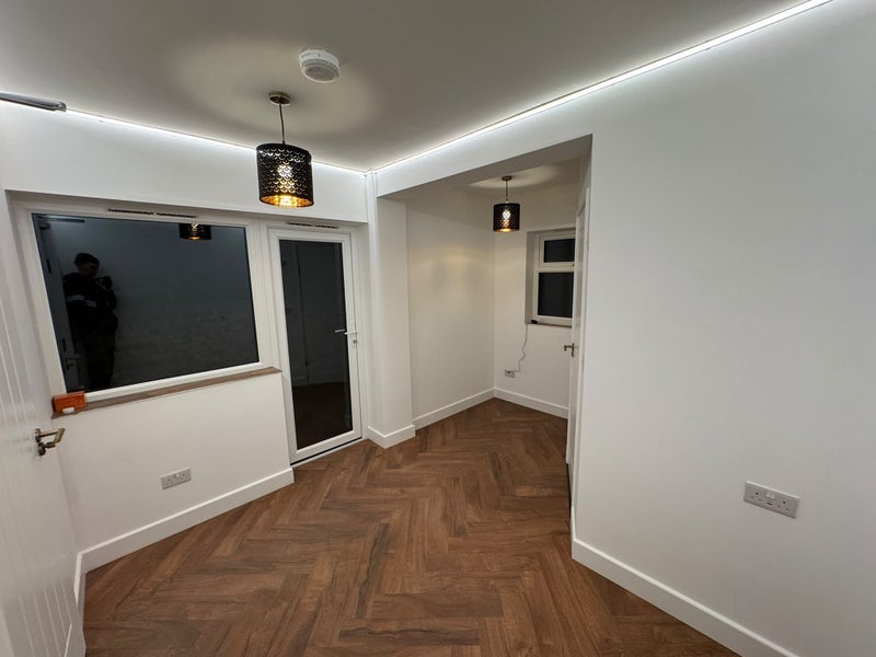 Room Plumstead High Street in Greater London