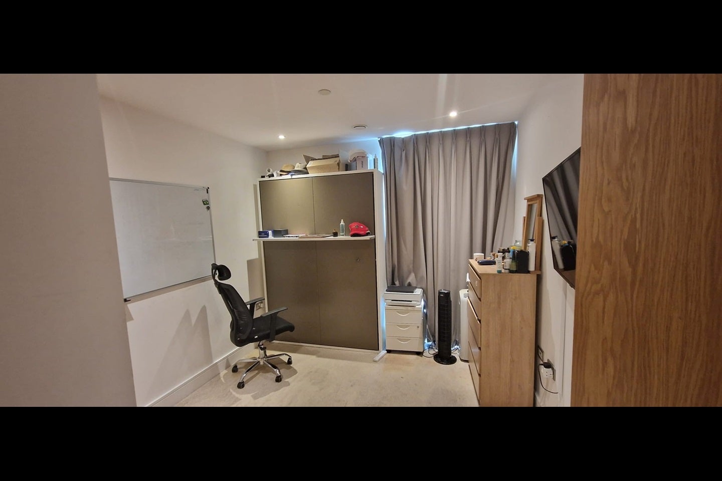 Flat Hoy Street in Greater London