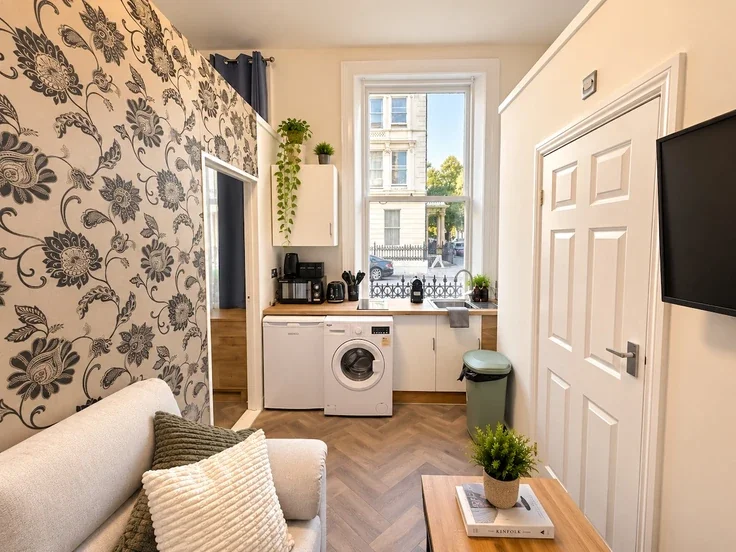 Flat Challoner Street in Greater London