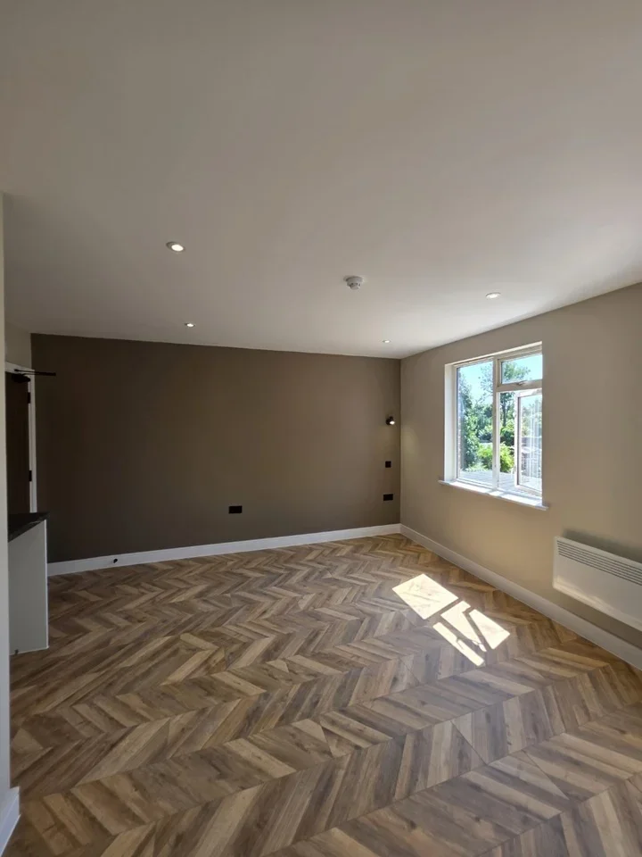 Flat Pretoria Road in Borough of Runnymede