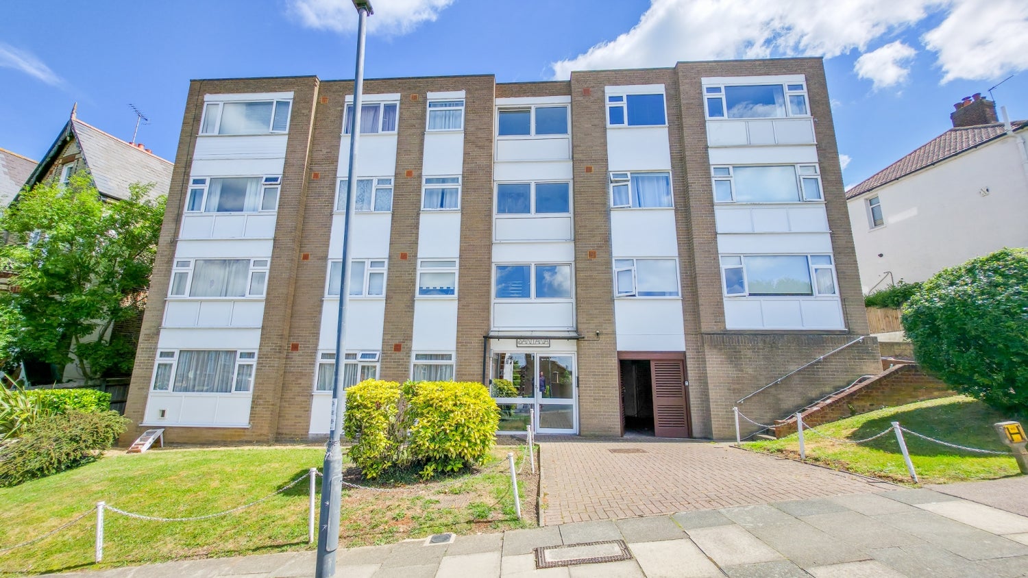 Flat Brent Road in Greater London