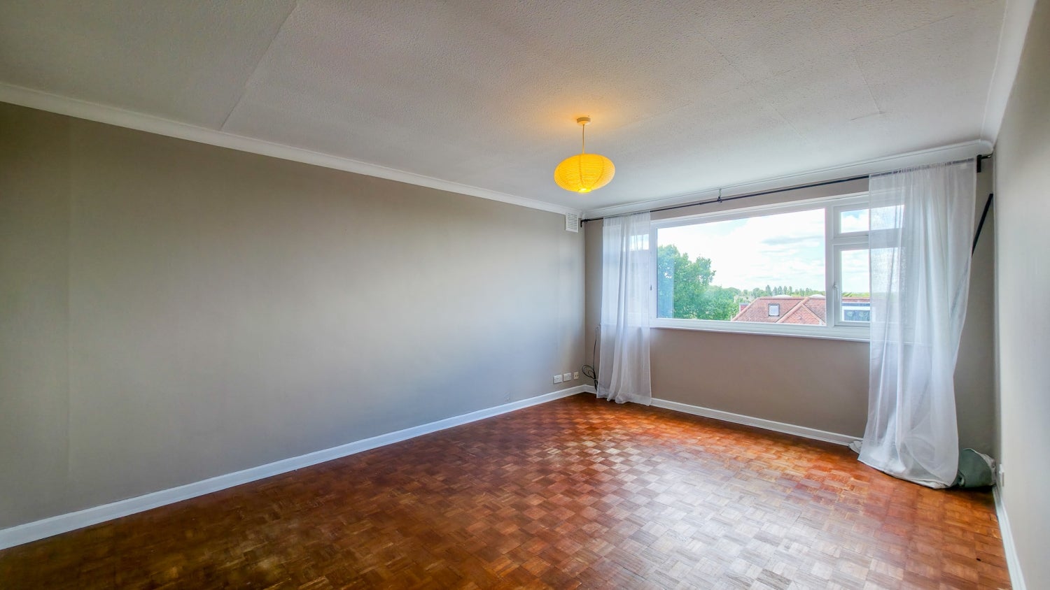 Flat Brent Road in Greater London