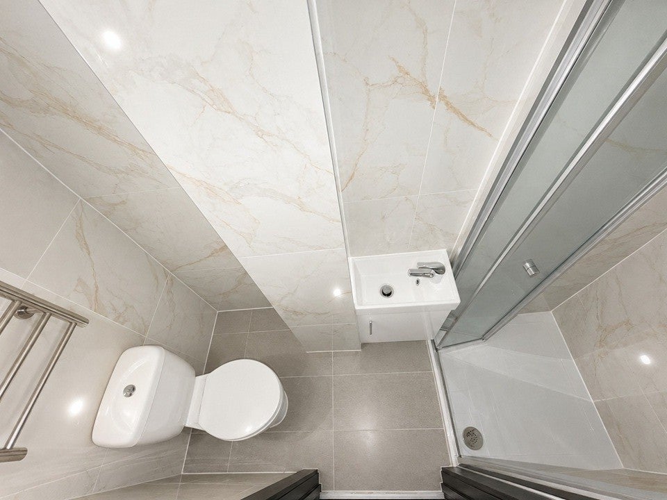 Flat Bledlow Close in Greater London