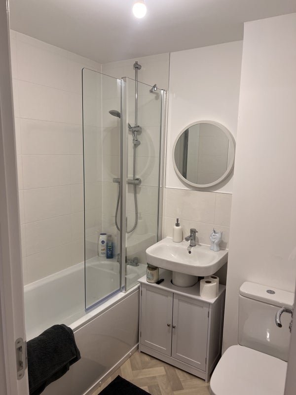 Room Criddle Avenue in Woolvers Hill