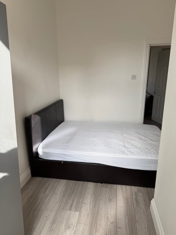 Flat Buslingthorpe Lane in Leeds