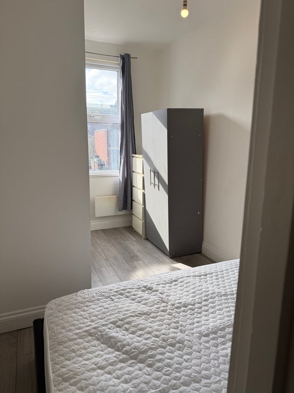 Flat Buslingthorpe Lane in Leeds