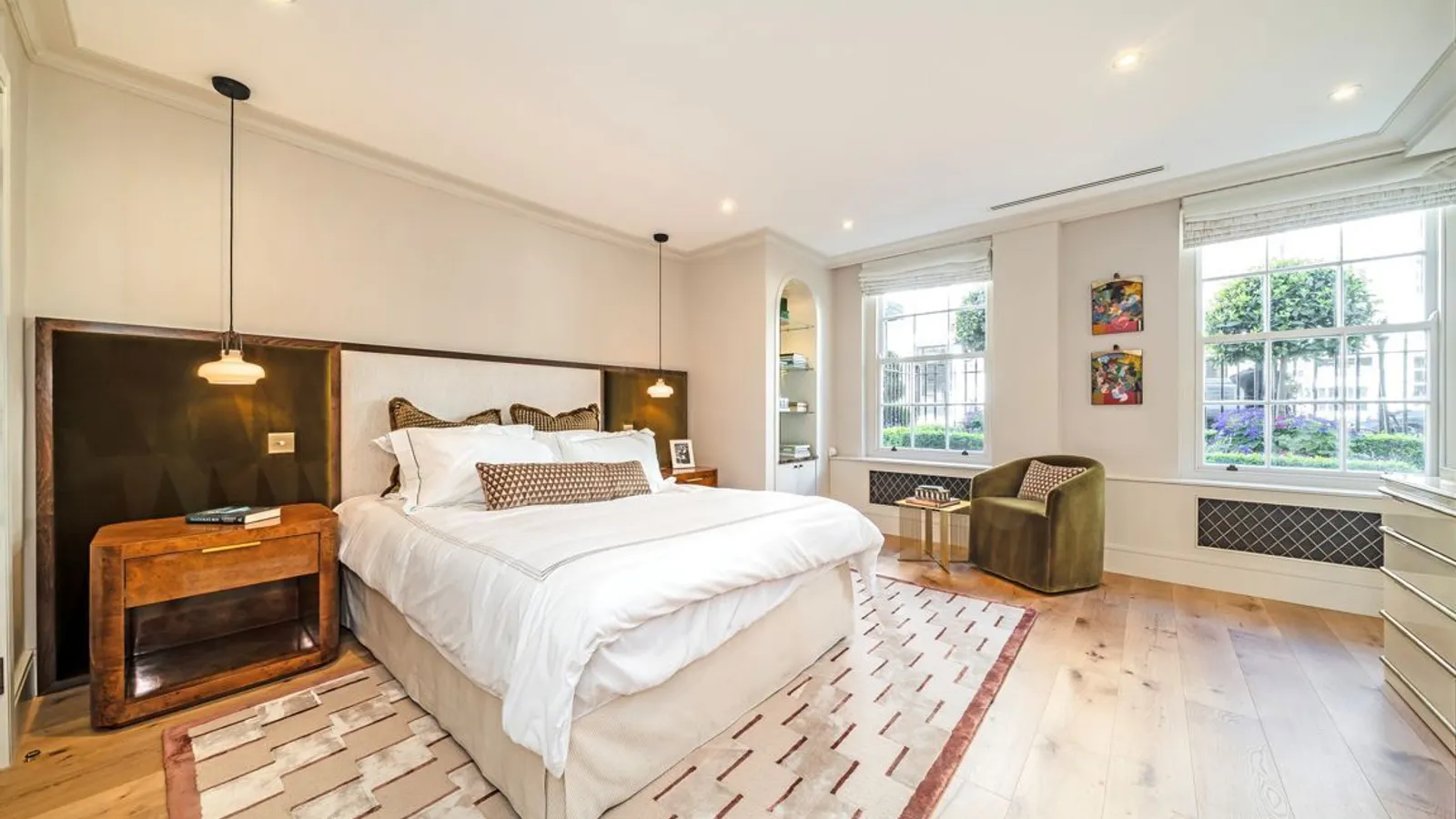Flat Upper Grosvenor Street in City of Westminster