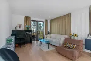 Flat Royal Crest Avenue in Greater London