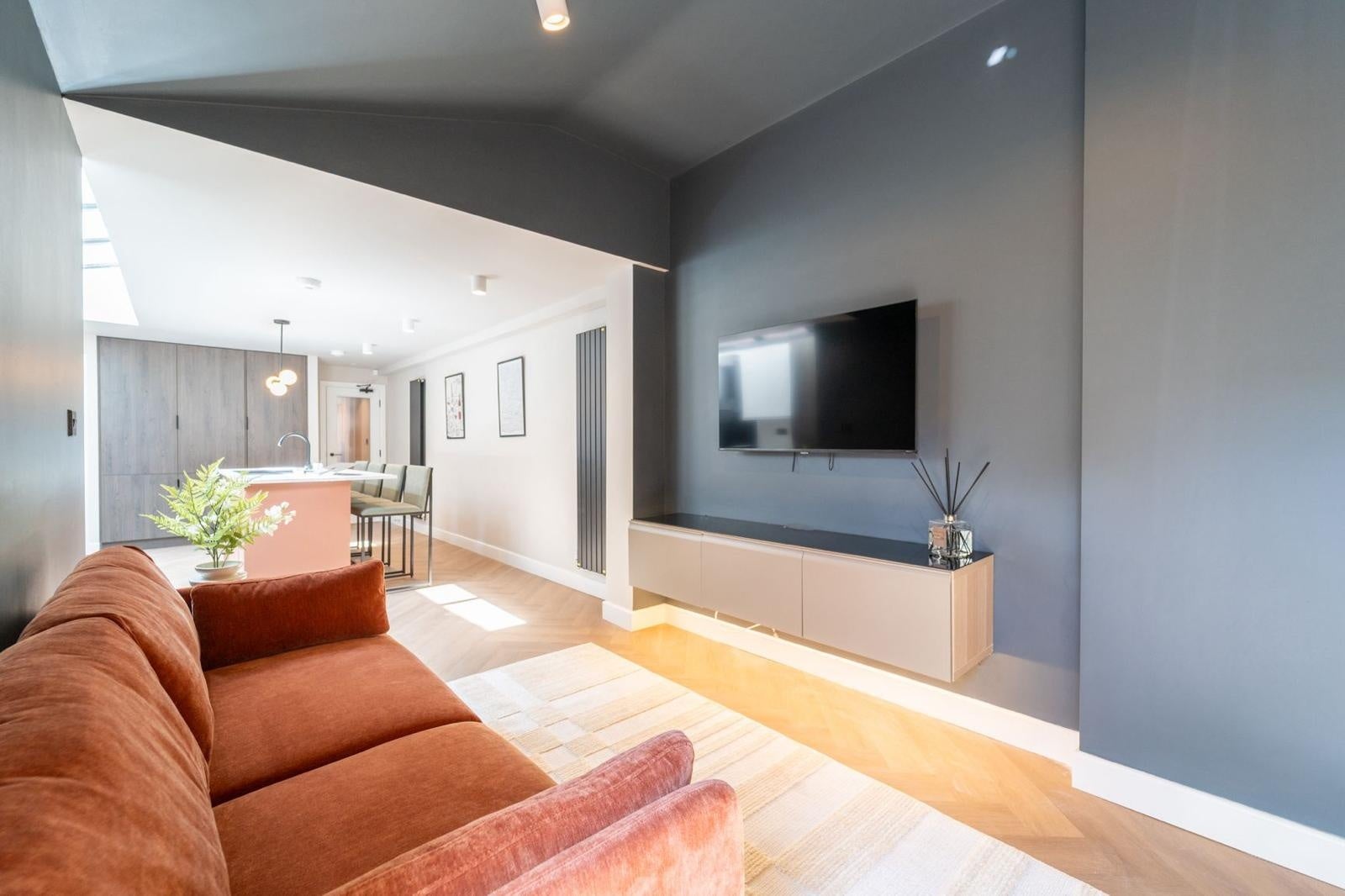Room Dawlish Road in Birmingham