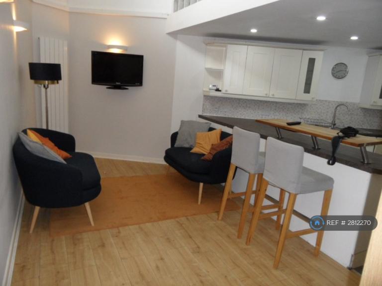 Room Moor Lane in Charnwood