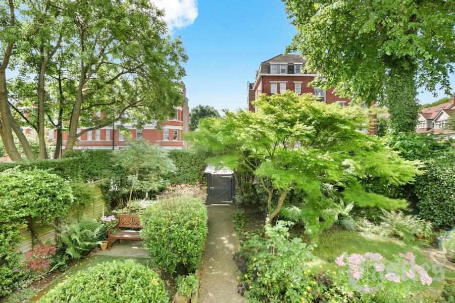 Flat Haringey Park in Greater London