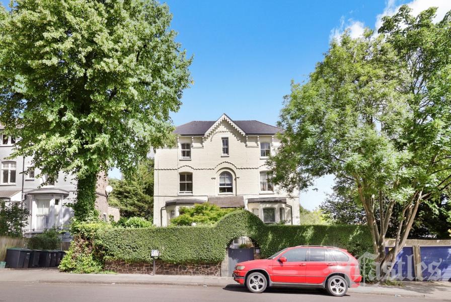 Flat Haringey Park in Greater London