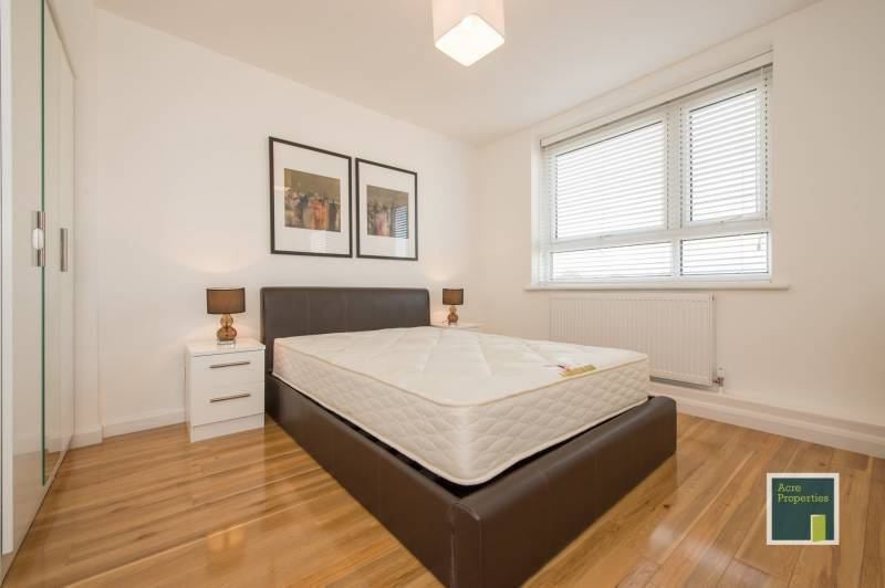 Room Goldhawk Road in Greater London