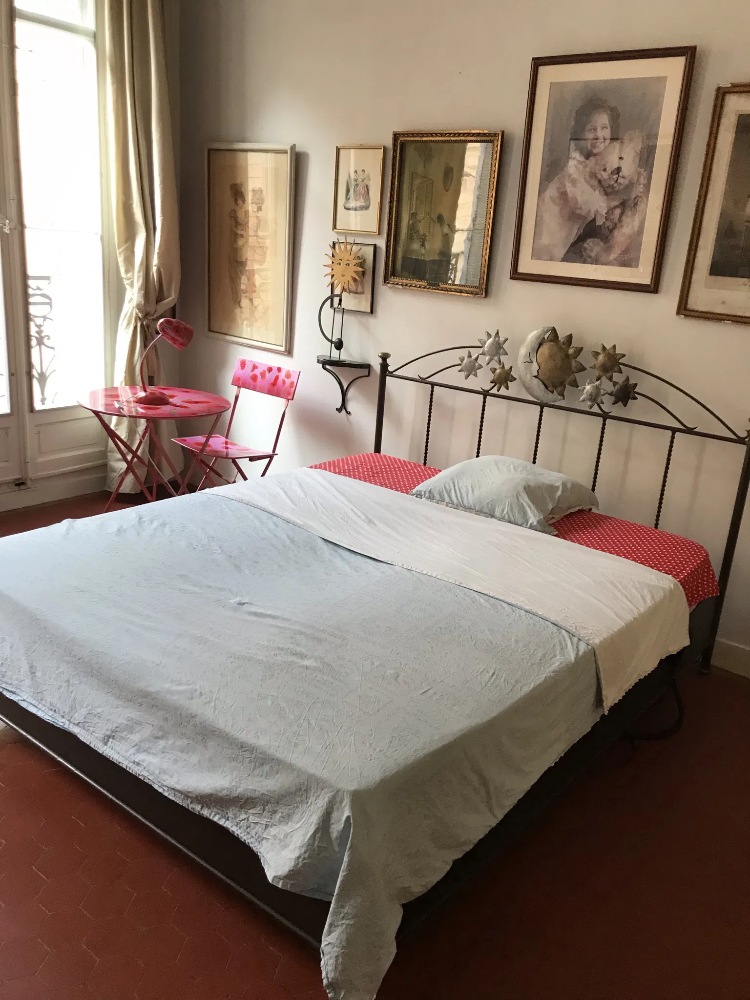 Chambre Rue Saint-Sébastien à Marseille