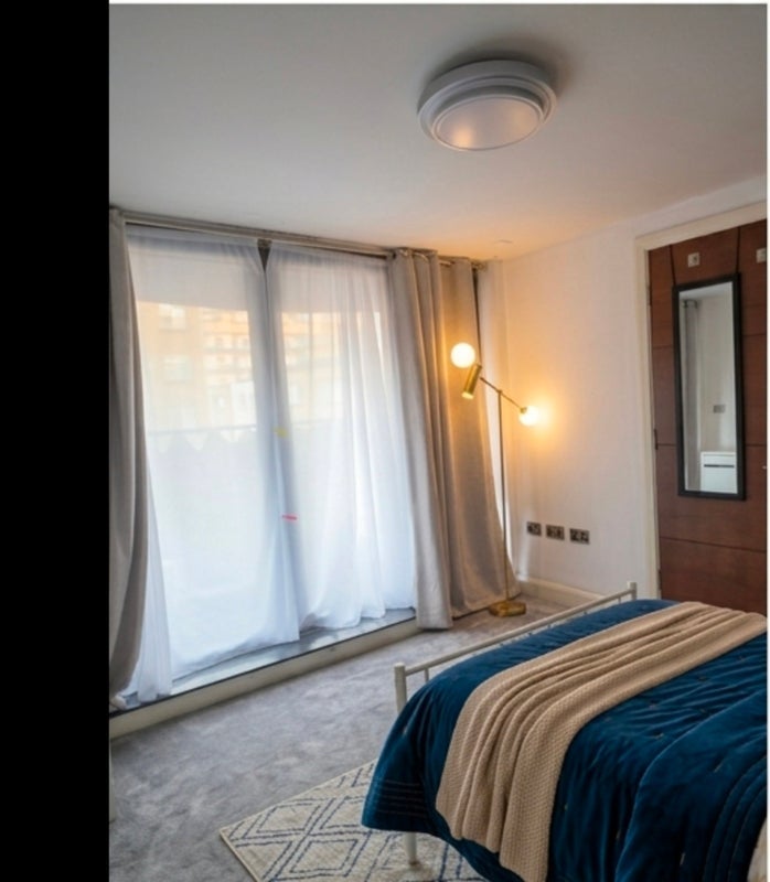 Room Cuba Street in Greater London