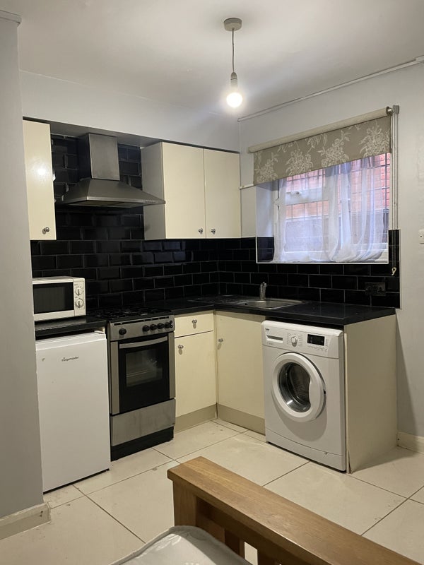 Room Cordwallis Road in Maidenhead