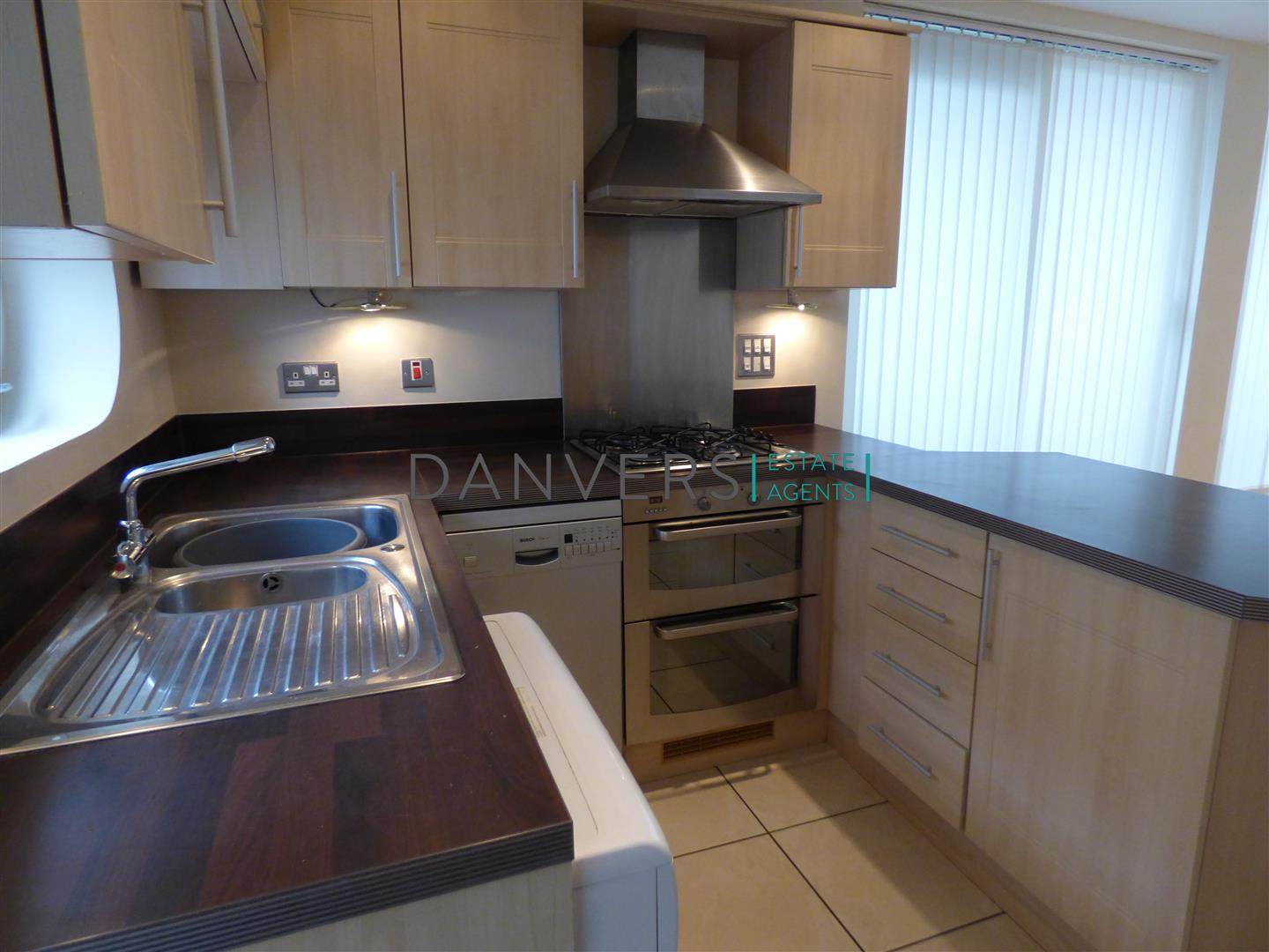 Flat Watkin Road in Leicester
