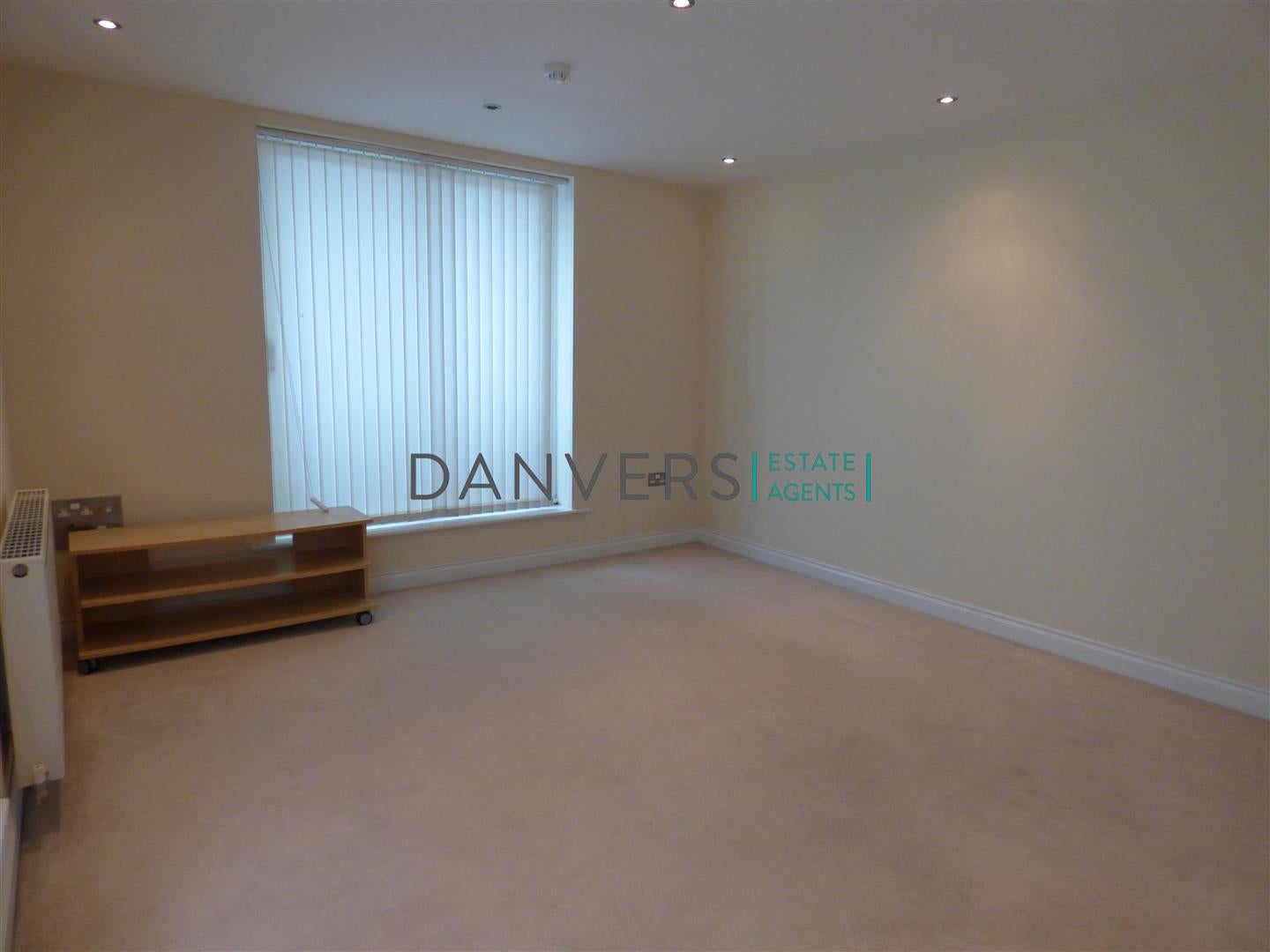 Flat Watkin Road in Leicester
