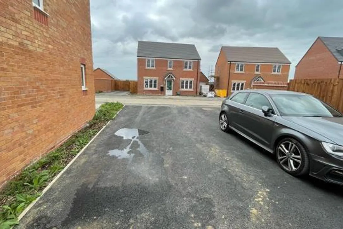House Trout Close in Weldon