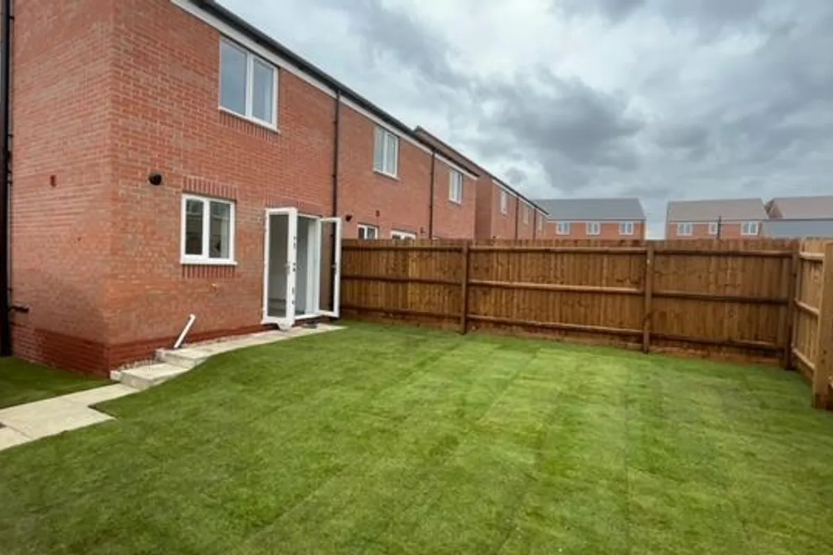 House Trout Close in Weldon