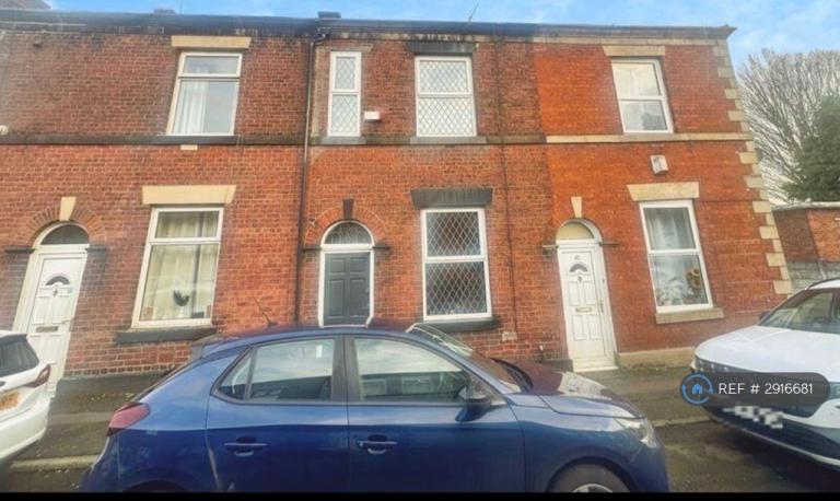 House Peers Street in Bury
