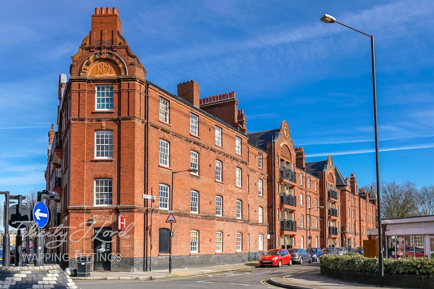Flat Redmans Road in Greater London
