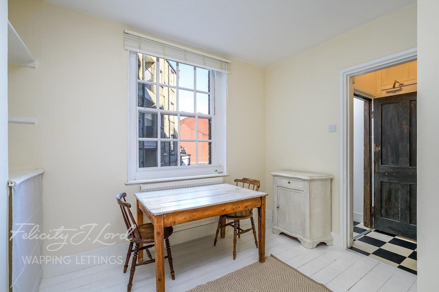 Flat Redmans Road in Greater London