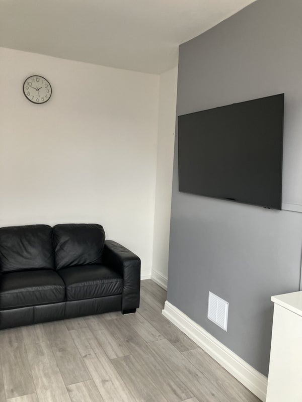 Room Filey Road in Manchester