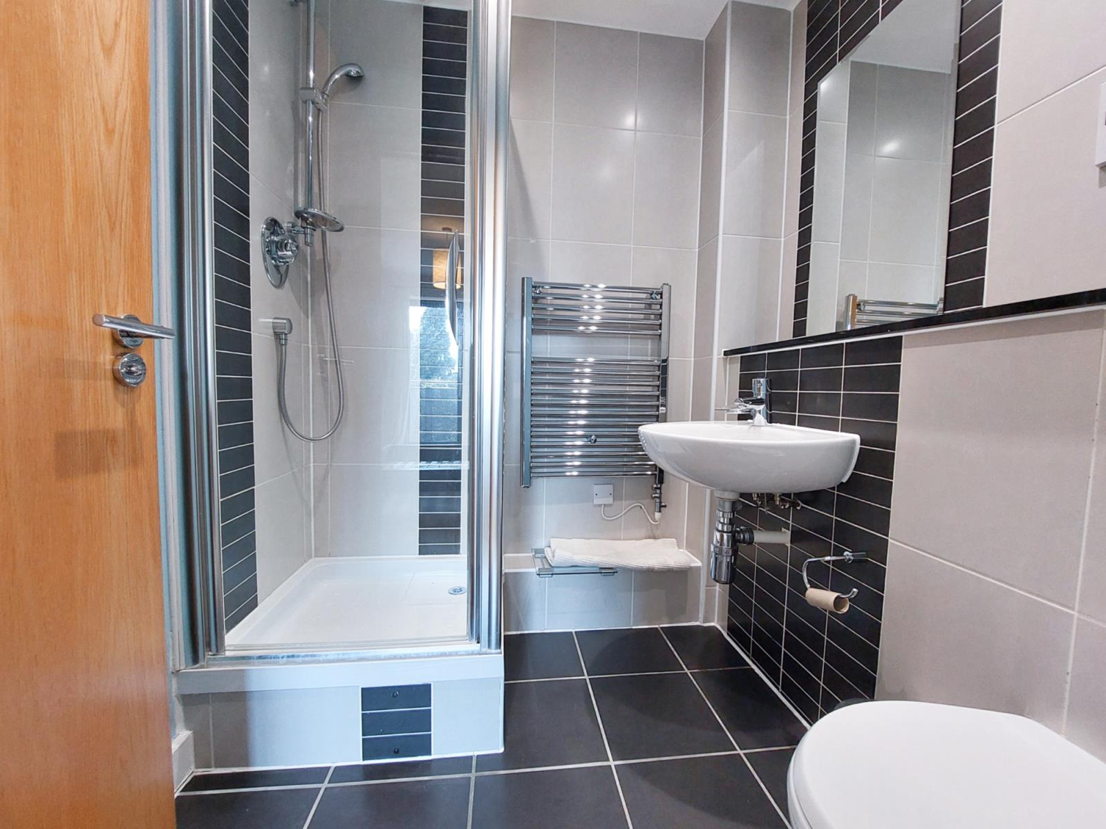 Flat Agate Close in Greater London