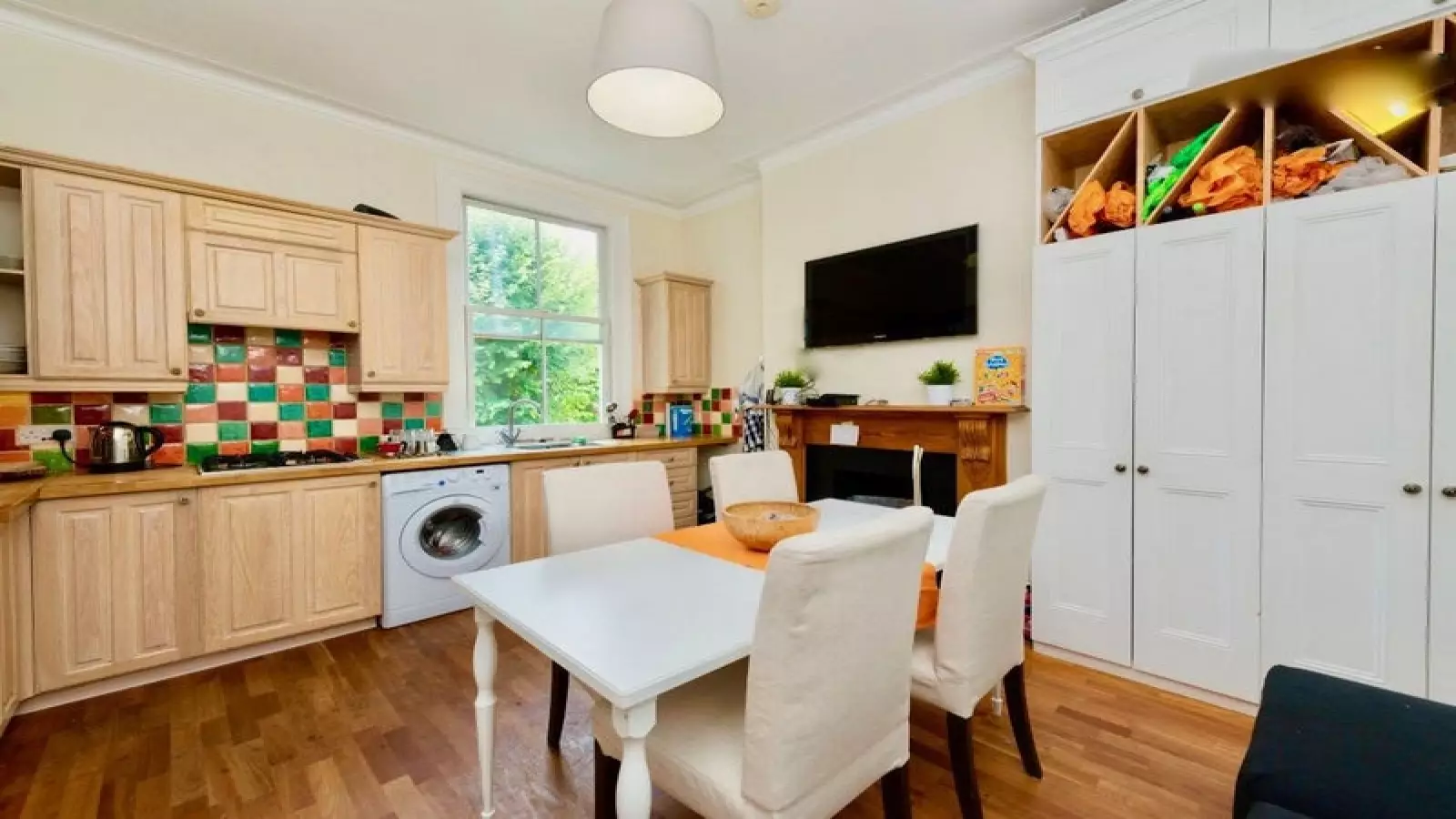 Flat Trinity Road in Greater London