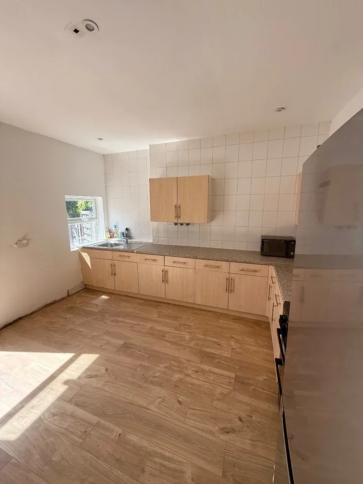 Room Windermere Road in Greater London