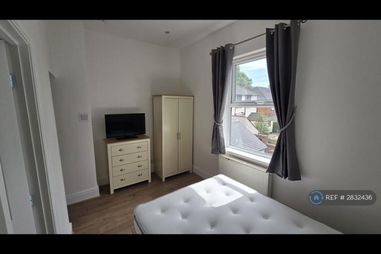 Room Linley Road in Stoke-on-Trent