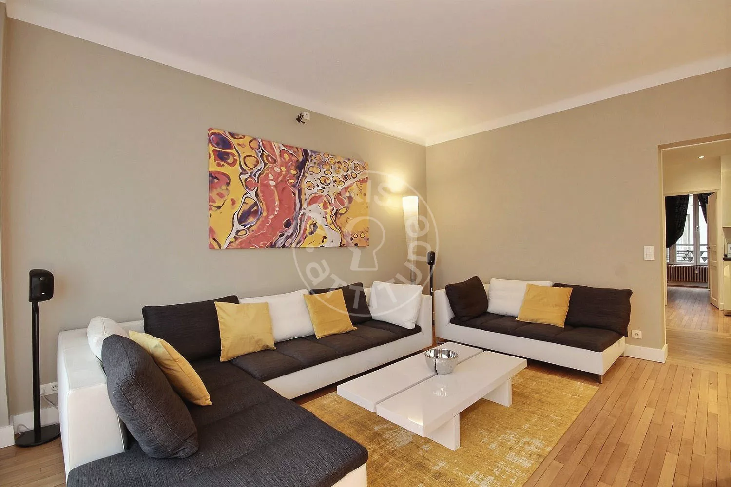 Appartement Avenue Hoche à Paris