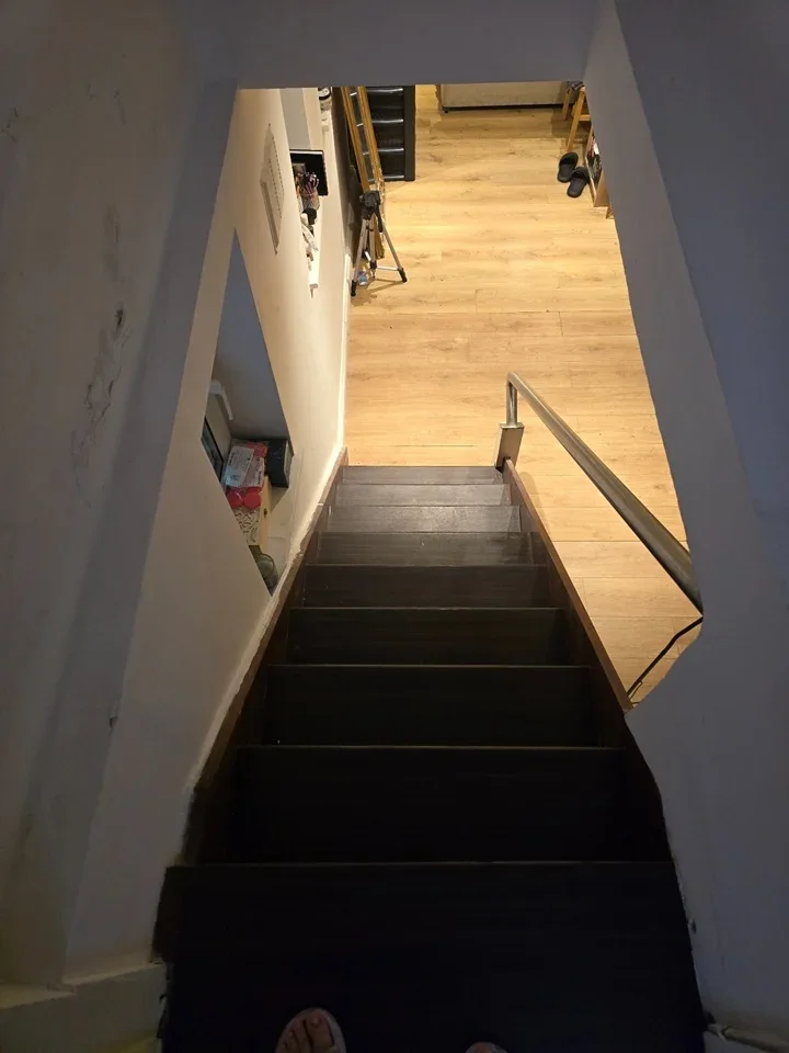 Flat Eaton Rise in Greater London