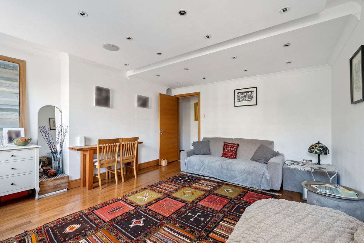 Flat Bloomsbury Square in Greater London