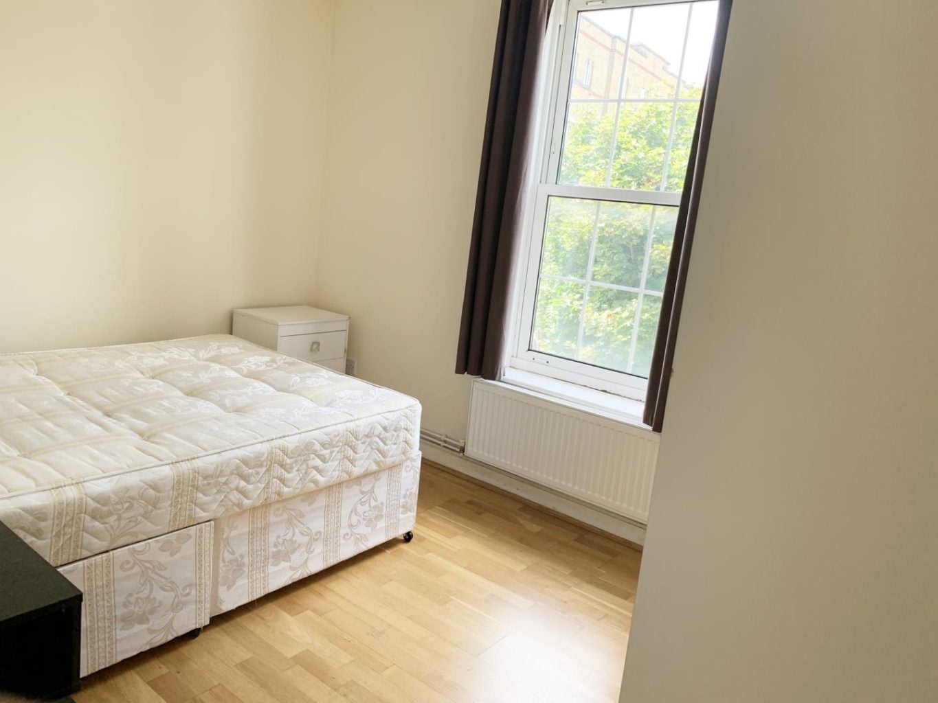 Flat Nuttall Street in Greater London
