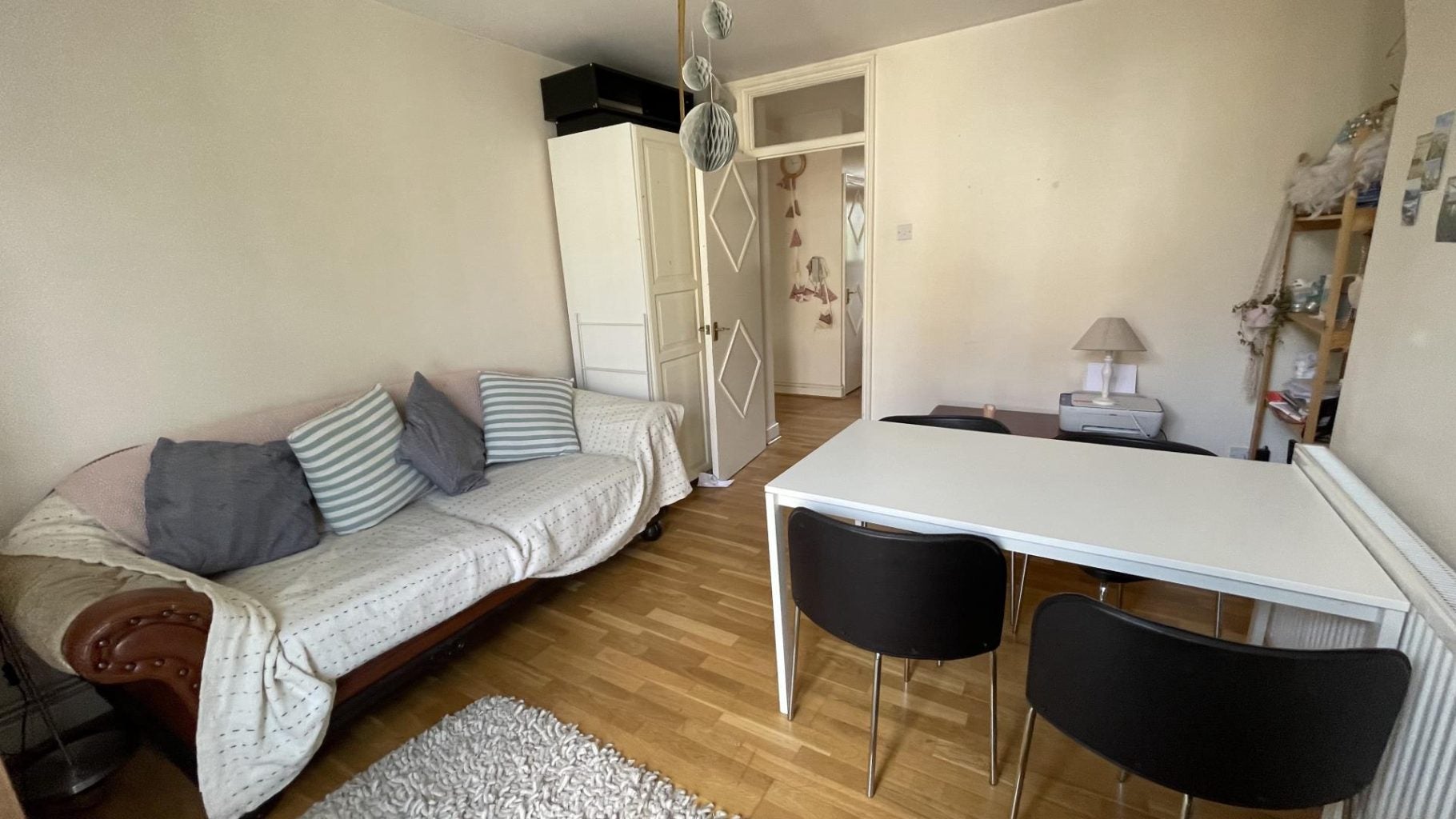 Flat Nuttall Street in Greater London