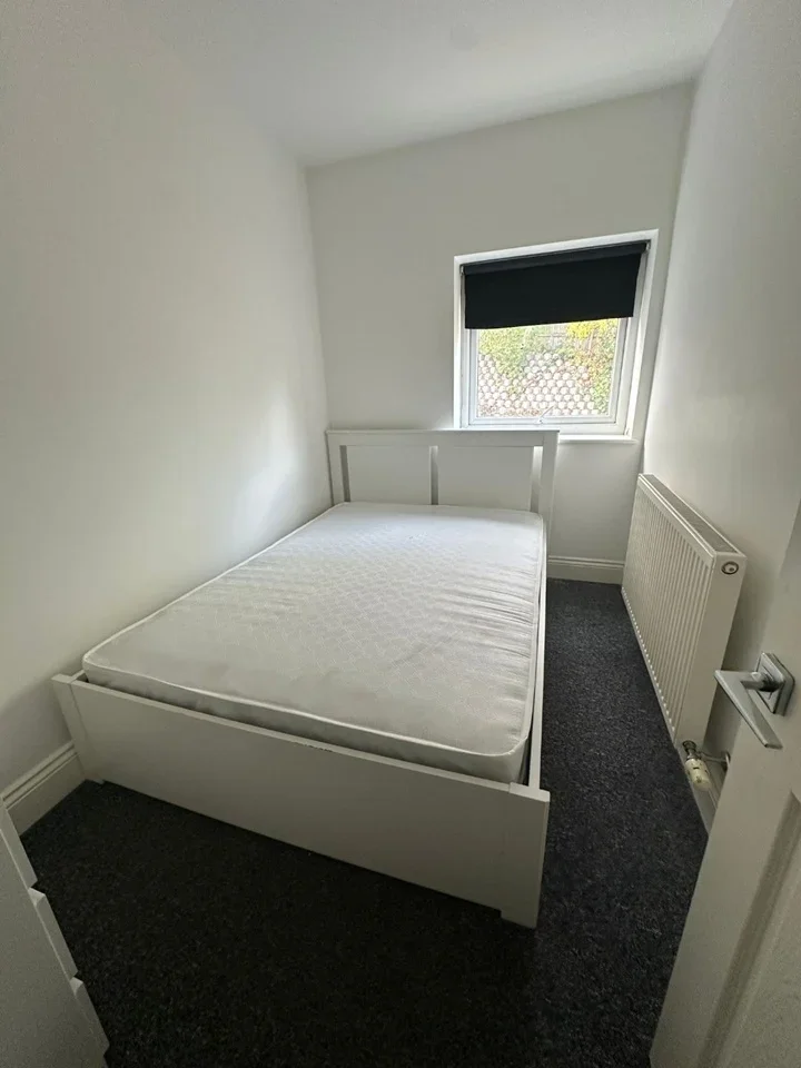 Room Century Yard in Greater London