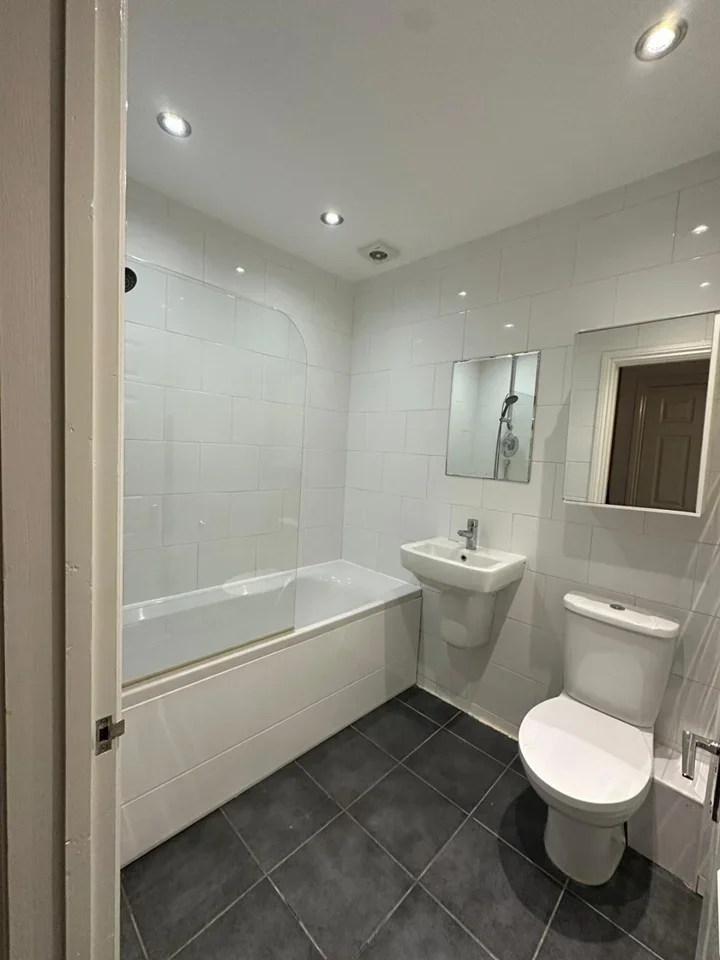 Room Century Yard in Greater London