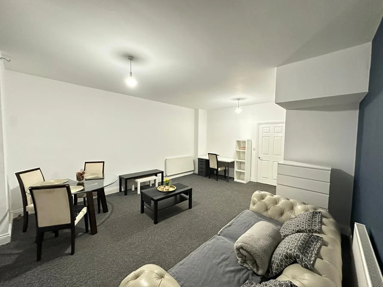 Room Century Yard in Greater London